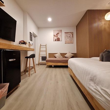 Koh Larn White House Hotel Bagian luar foto