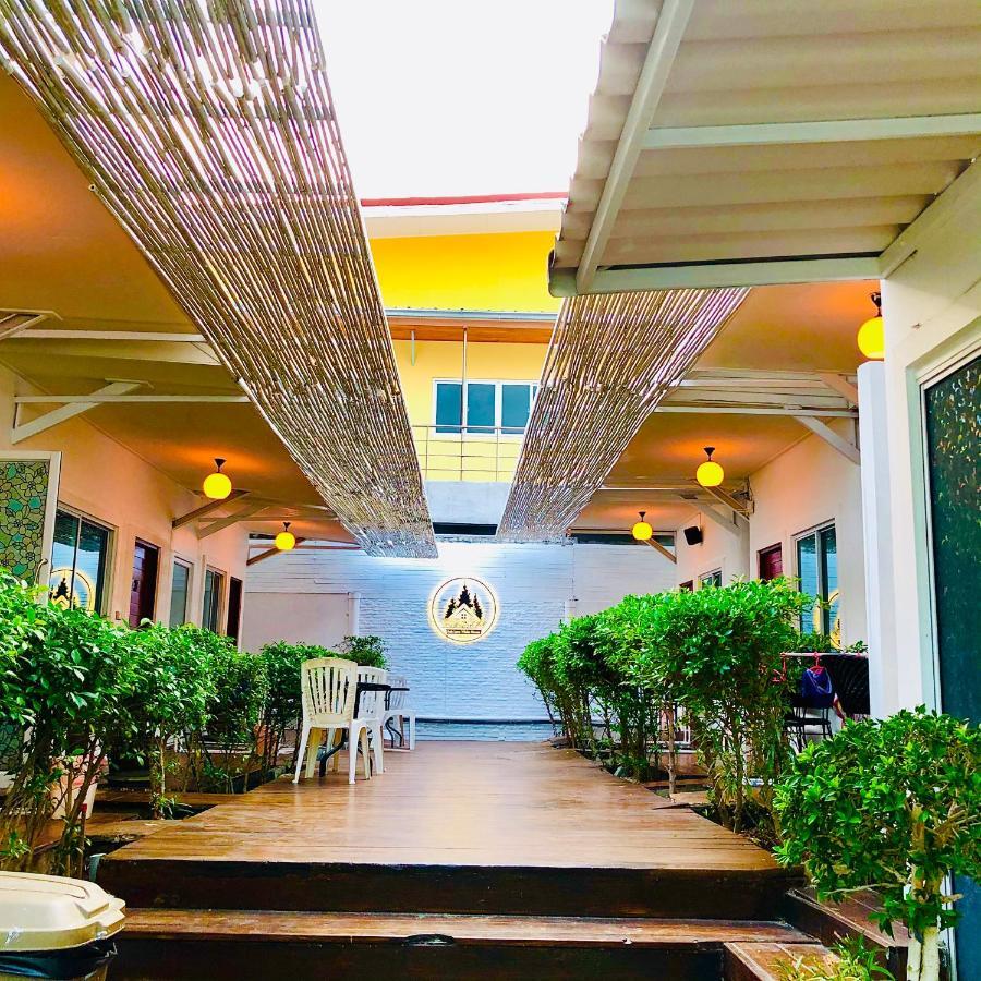 Koh Larn White House Hotel Bagian luar foto