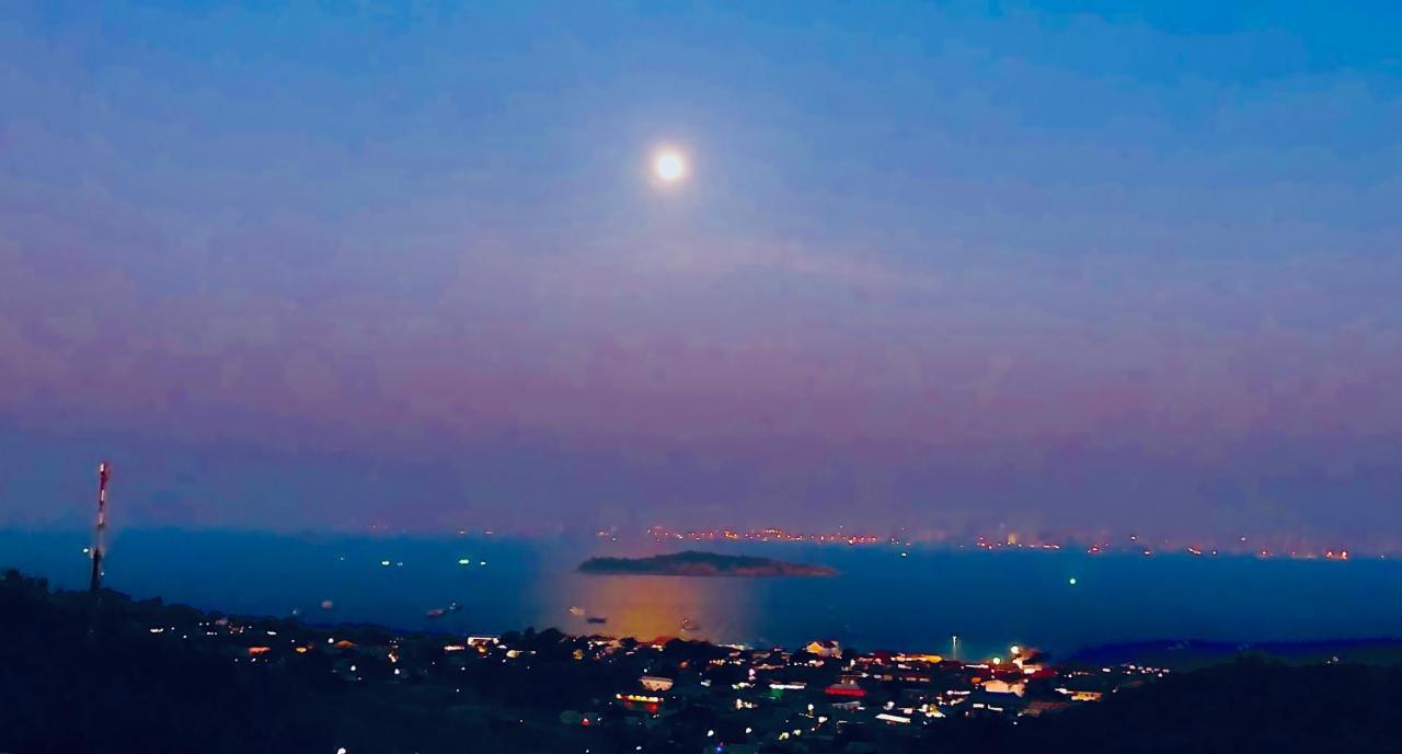 Koh Larn White House Hotel Bagian luar foto