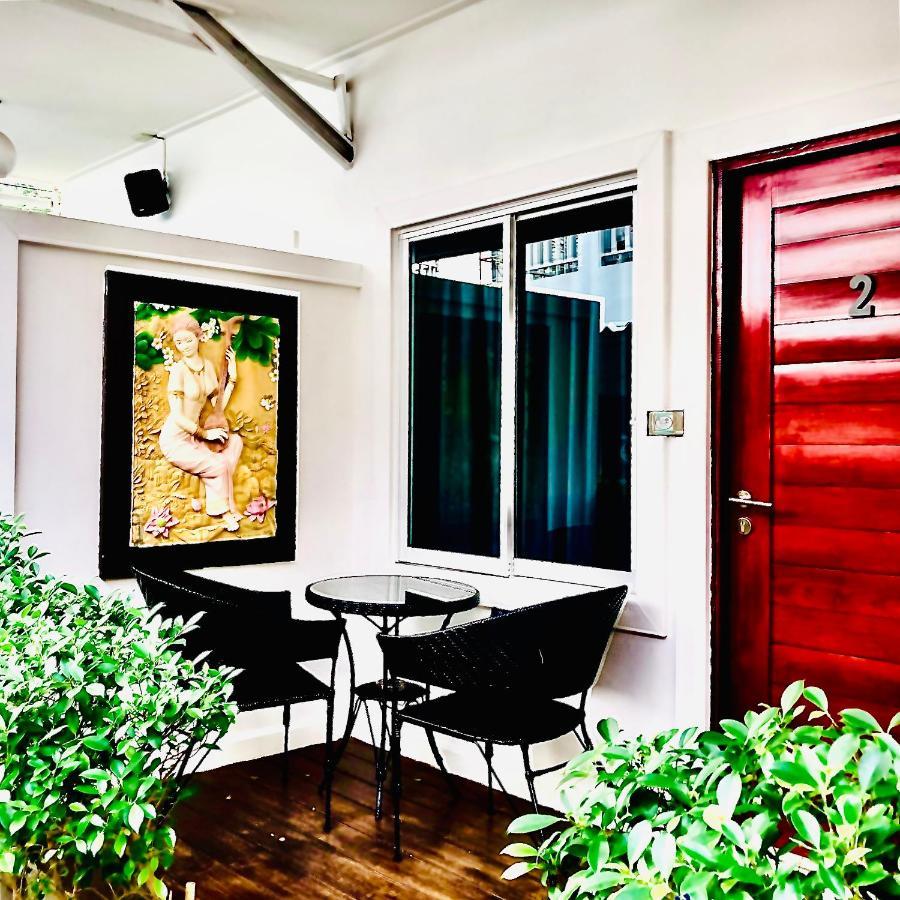 Koh Larn White House Hotel Bagian luar foto