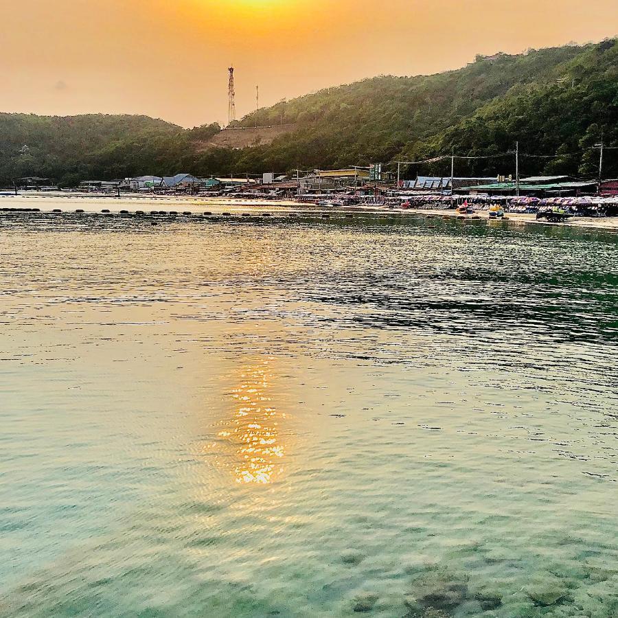 Koh Larn White House Hotel Bagian luar foto