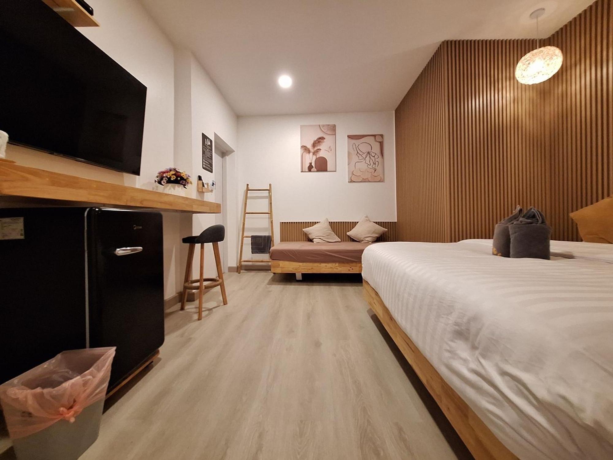 Koh Larn White House Hotel Bagian luar foto