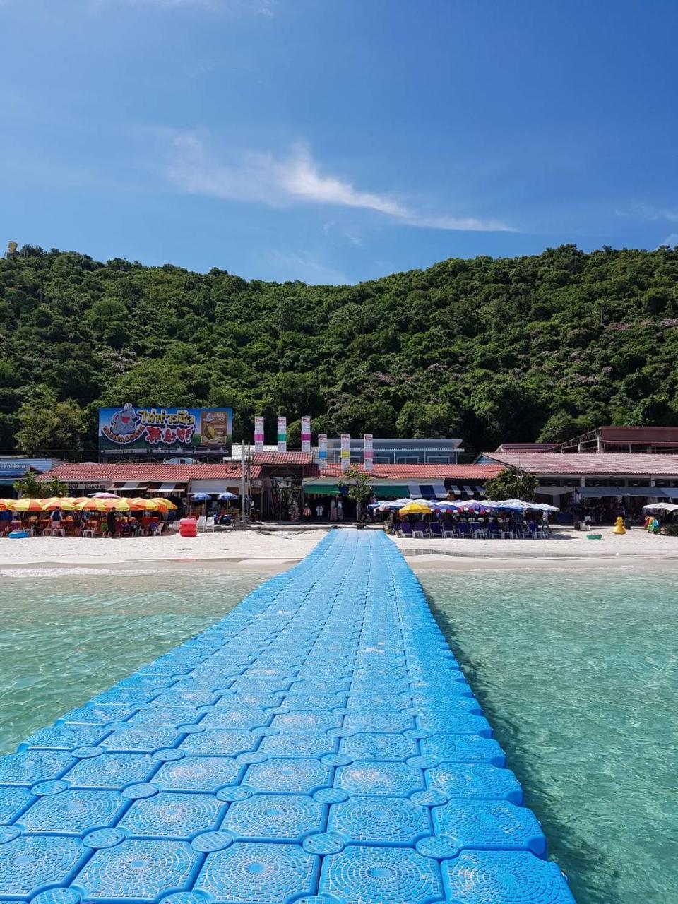 Koh Larn White House Hotel Bagian luar foto